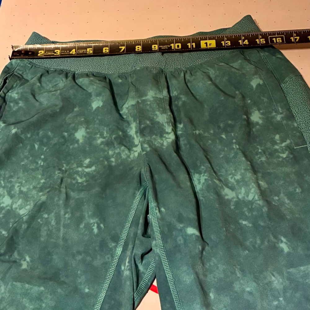 LULULEMON Swim Shorts/lined